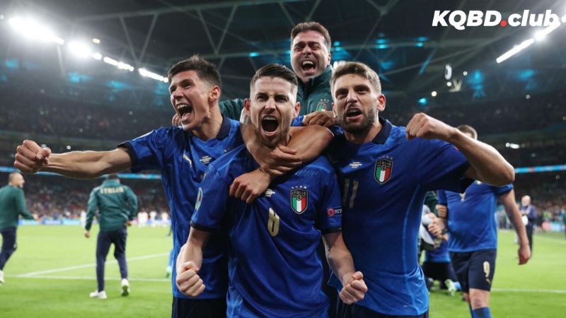 Italia trong mắt người hâm mộ & giới phân tích Italia trong mắt người hâm mộ & giới phân tích